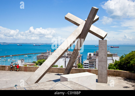 Largo da Cruz Quebrada, caduti Croce, Pelourinho, Salvador, Bahia, Brasile Foto Stock