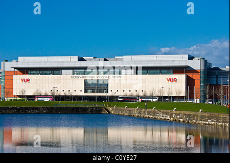 VUE Ocean-Terminal Shopping center con il Royal Yacht Britannia in Leith Docks Leith Edimburgo in Scozia Foto Stock