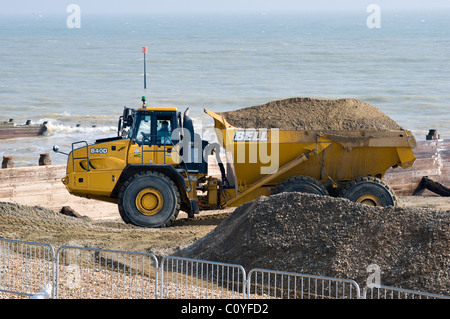 Bell B40D Autocarro articolato coinvolti nella spiaggia dei lavori di restauro Foto Stock