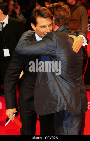 Tom Cruise, Thomas Kretschmann premiere europeo dell 'operazione Walkre: Das Stauffenberg Attentat" ("Valkyrie') al Theater am Foto Stock