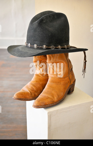 Un omaggio ai personaggi colorati della American wild west che hanno superato in galleria 408 in Carrizozo, Nuovo Messico. Foto Stock