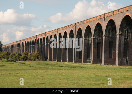 Il Welland (anche Harringworth o Seaton) viadotto spanning il Welland Valley da Harringworth, Northamptonshire per Seaton, Rutland Foto Stock