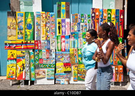 Negozio di souvenir in Pelourinho o la città vecchia, Salvador, Brasile Foto Stock