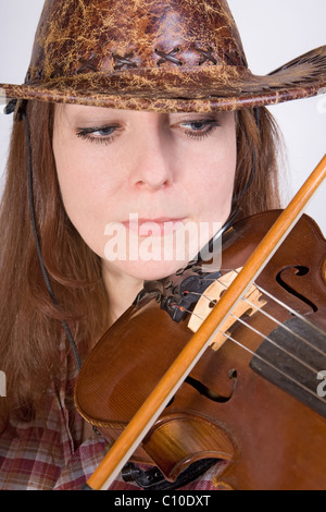 Country Girl suona la viola Foto Stock