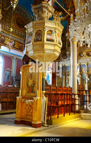 La inusuale interno barocco dei Greci Ortodossi Cattedrale Metropolitana di metamorfosi, Ermoupolis, Syros Island Foto Stock