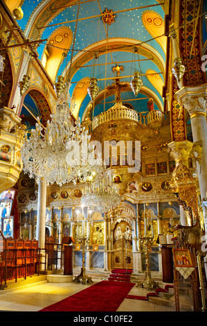 La inusuale interno barocco dei Greci Ortodossi Cattedrale Metropolitana di metamorfosi, Ermoupolis, Syros Island Foto Stock
