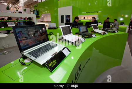 Visualizzazione di alta performance la performance notebook, Internationale Computermesse CEBIT international computer fiera di Hannover Foto Stock