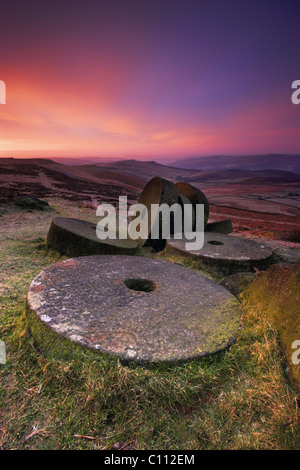 Macine in pietra sul bordo Stanage Foto Stock