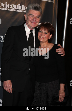 Richard Benjamin e Adriana Barraza, 16th Annual cinema la fede e i valori Awards presso il Beverly Hilton - Arrivi Beverly Foto Stock