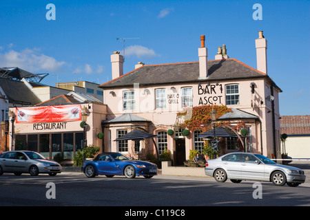 La barra 1, High Street, Ascot Berkshire, Inghilterra, Regno Unito, Europa Foto Stock