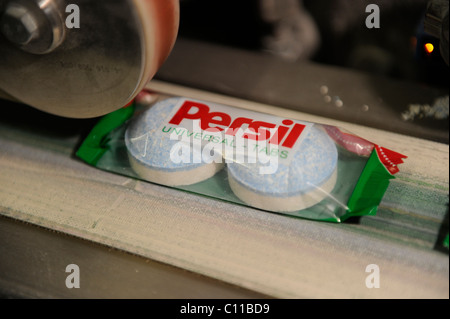 Produzione di detergenti per il bucato dalla Henkel AG & Co. KGaA company, Duesseldorf, nella Renania settentrionale-Vestfalia, Germania, Europa Foto Stock