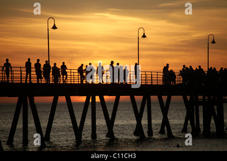 Tramonto al molo di Glenelg, Adelaide, South Australia, Australia Foto Stock