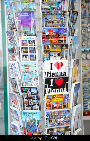 Cartoline, souvenir, Vienna, Austria, Europa Foto Stock