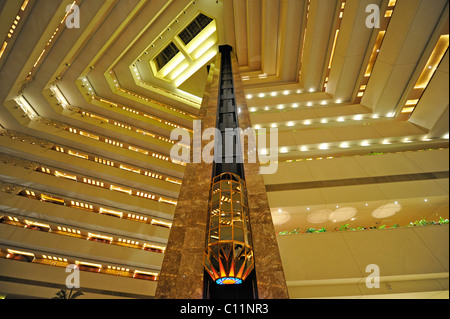 Interno, Ascensore, Hotel Sheraton Doha, Qatar, Golfo Persico, Medio Oriente e Asia Foto Stock