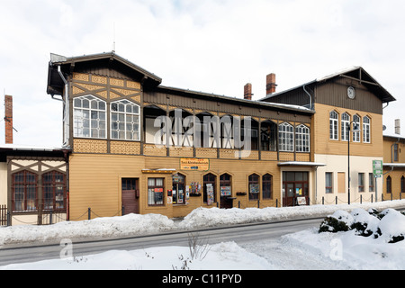 In stile guglielmino station building, Thale, Harz, Sassonia-Anhalt, Germania, Europa Foto Stock