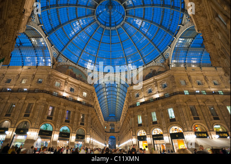 Galleria Vittorio Emanuele II shopping mall, arcade, Milano, Lombardia, Italia, Europa Foto Stock