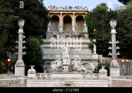 La terrazza del Pincio, gruppo di statue, dea Roma tra il Tevere e Aniene, Piazza del Popolo, Roma, Lazio, l'Italia, Europa Foto Stock