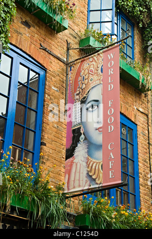 Neal's Yard World Food Cafe a Covent Garden, Londra Foto Stock