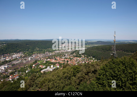 Vista dalla Torre Spiegelslustturm oltre il centro storico della città di Marburg, il Marburger Ruecken gamma e il Gladenbach Foto Stock