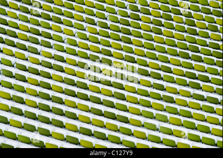 Coperto di neve e posti a sedere lo Stadio Olimpico, il Parco Olimpico, Monaco di Baviera, Germania, Europa Foto Stock