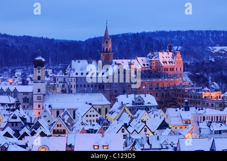 Schloss Sigmaringen Castle in inverno in serata, Sigmaringen, Baden-Wuerttemberg, Germania, Europa Foto Stock