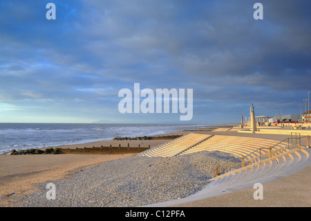 Le difese della spiaggia e del mare a Cleveys sulla costa di Fyde Foto Stock