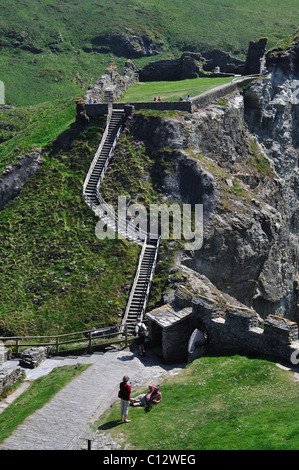 Un over-vista del castello di Tintagel, Cornwall, Regno Unito Maggio 2010 Foto Stock