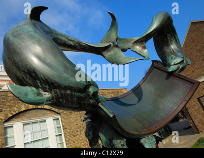 Il Dolphin meridiana di Titanic Memorial Garden presso il Royal Observatory di Greenwich, Londra. Foto Stock