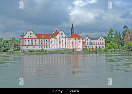 Il castello Neuhaus sul fiume Inn, Germania Foto Stock