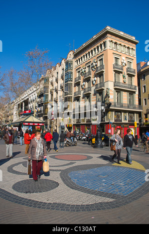 Mosaico di Joan Miro su via Ramblas centrale di Barcellona Catalogna Spagna Europa Foto Stock