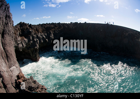 Los Hervideros scogliere rocce laviche Lanzarote Foto Stock