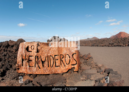 Rusty segno per Los Hervideros Lanzarote Foto Stock