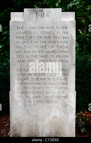 Memoriale speciale marcatore nella CWGC bastioni cimitero di Ieper (Ypres), Belgio. Foto Stock