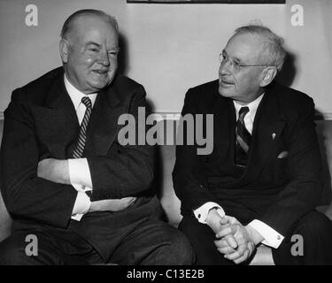 L ex Presidente Herbert Hoover, e Alf Landon M., il Repubblicano candidato presidenziale, New York City, 8 dicembre 1936. Foto Stock