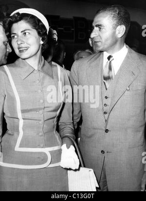 Scià dell'Iran Mohammed Riza Pahlevi e la moglie Regina Soraya, Roma, Italia, 20 giugno 1957. Foto Stock