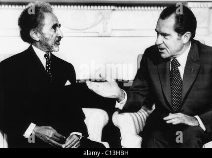 Presidenza di Nixon. L'imperatore Haile Selassie in Etiopia i colloqui con il presidente statunitense Richard Nixon alla Casa Bianca di Washington, D.C., 1973. Foto Stock
