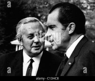 Presidenza di Nixon. L'ex primo ministro britannico Harold Wilson e il presidente statunitense Richard Nixon alla Casa Bianca di Washington, D.C., aprile 1971. Foto Stock