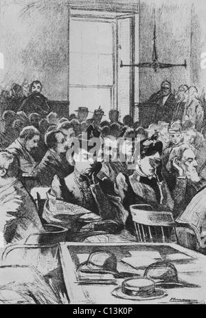 Lizzie e sua sorella Emma (con la mano che copre il volto) in aula durante la Lizzie sul periodo di prova per l'ascia omicidi del suo passo-madre e padre nel 1893. Borden è stato svolto da Elizabeth Montgomery in LA LEGGENDA DI LIZZIE BORDEN, 1975. Foto Stock