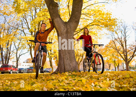 Stati Uniti d'America, Montana, Kalispell, Ritratto di giovane al bike park Foto Stock
