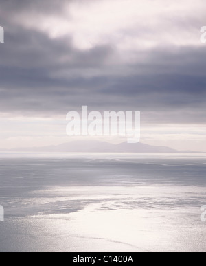 Vista dal punto Neist a Skye al Uists nelle Ebridi Esterne. La Scozia, Regno Unito Foto Stock