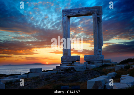 Porta delle rovine del Tempio di Apollo. Naxos, greco isole Cicladi. Foto Stock