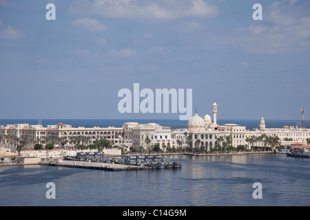 Il porto militare di Alessandria con Ras Elteen Palace in Egitto. Foto Stock