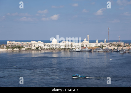 Il porto militare di Alessandria con Ras Elteen Palace in Egitto. Foto Stock