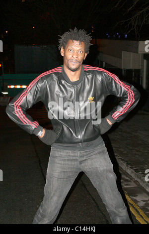 Daddy G aka Grantley Marshall di Massive Attack al di fuori della Grace Jones in concerto al Colston Hall a Bristol, Inghilterra - 25.01.09 Foto Stock