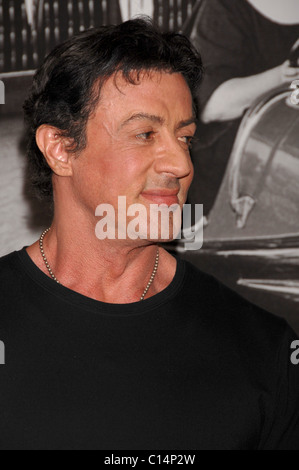 Sylvester Stallone, grande apertura di Buca di Beppo ristorante italiano in città universale a piedi CITTÀ UNIVERSALE, California - Foto Stock