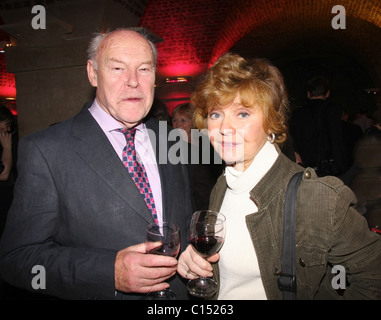 Timothy West e Prunella bilance frequentare i premi notte per intrattenere il sig. Sloane Londra Inghilterra - 30.01.09 Foto Stock