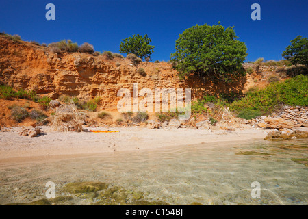 Spiaggia rocciosa sul isola di Rab Foto Stock