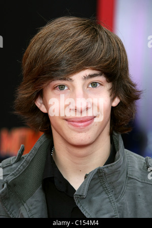 JIMMY BENNETT MARS deve mamme Premiere mondiale. DISNEY HOLLYWOOD Los Angeles California USA 06 Marzo 2011 Foto Stock