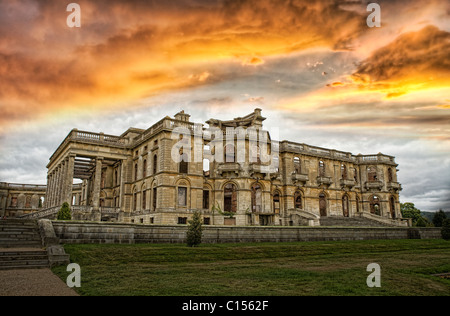 Witley Corte con una nuova aggiunta di sky Foto Stock