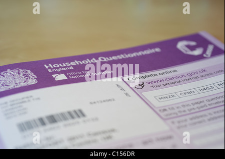 Un close-up immagine della parte superiore del 2011 Regno Unito questionario di censimento che viene inviato ad ogni famiglia ogni dieci anni. Foto Stock
